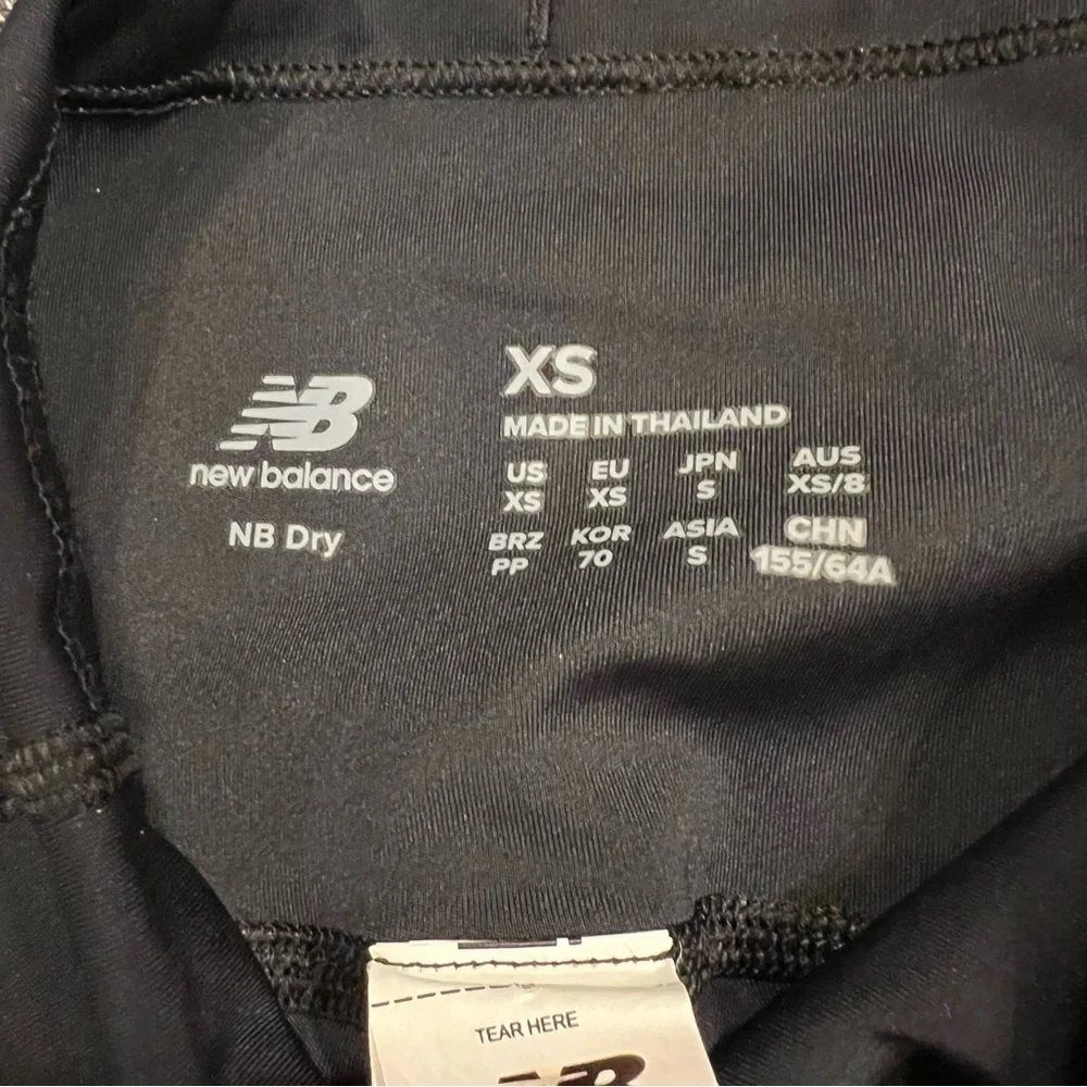 NWT- New Balance Black Women's Performance Logo Leggings Size XS - Picture 8 of 10